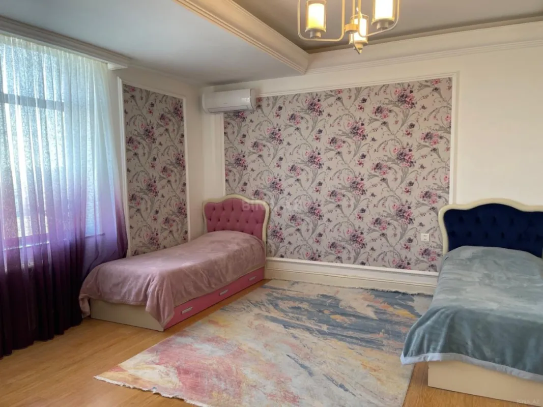 Satılır 3 otaqlı mənzil 138 m²