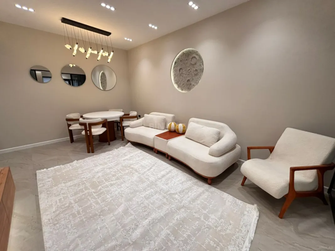 Kirayə verilir 2 otaqlı mənzil 75 m²