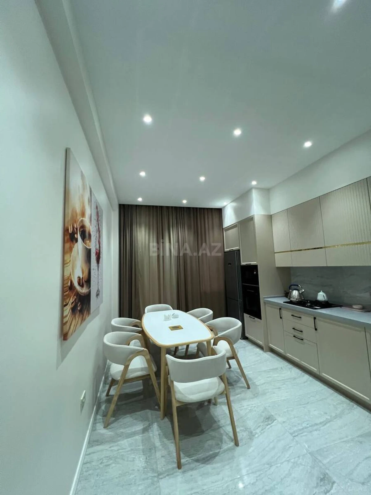 Kirayə verilir 3 otaqlı mənzil 170 m²