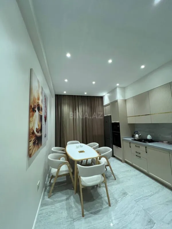 Kirayə verilir 3 otaqlı mənzil 170 m²