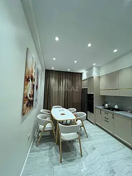 Kirayə verilir 3 otaqlı mənzil 170 m²
