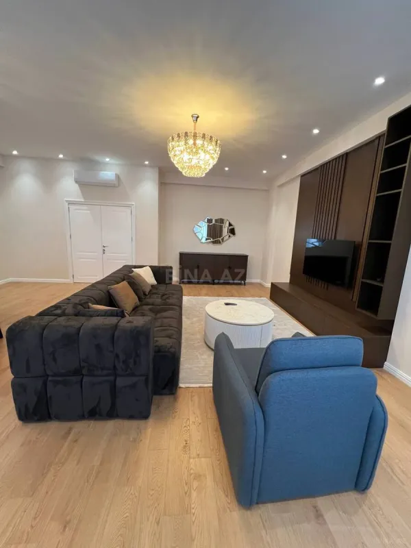 Kirayə verilir 3 otaqlı mənzil 170 m²