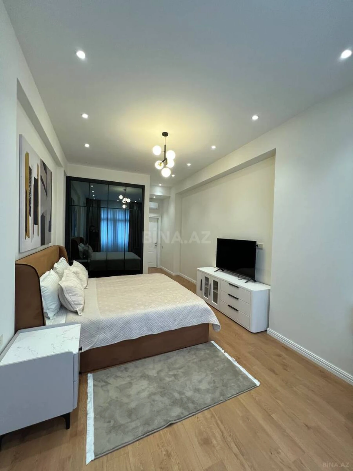 Kirayə verilir 3 otaqlı mənzil 170 m²