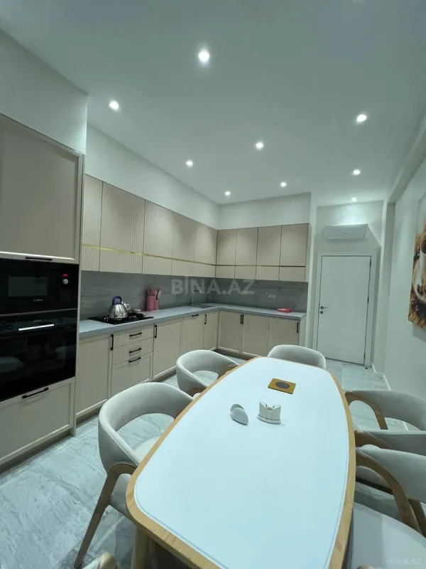 Kirayə verilir 3 otaqlı mənzil 170 m²