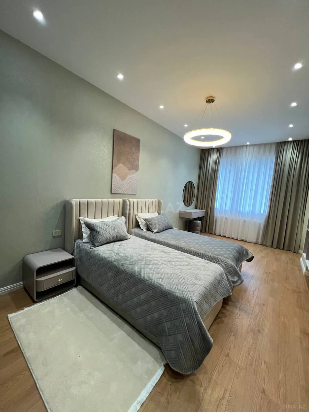 Kirayə verilir 3 otaqlı mənzil 170 m²