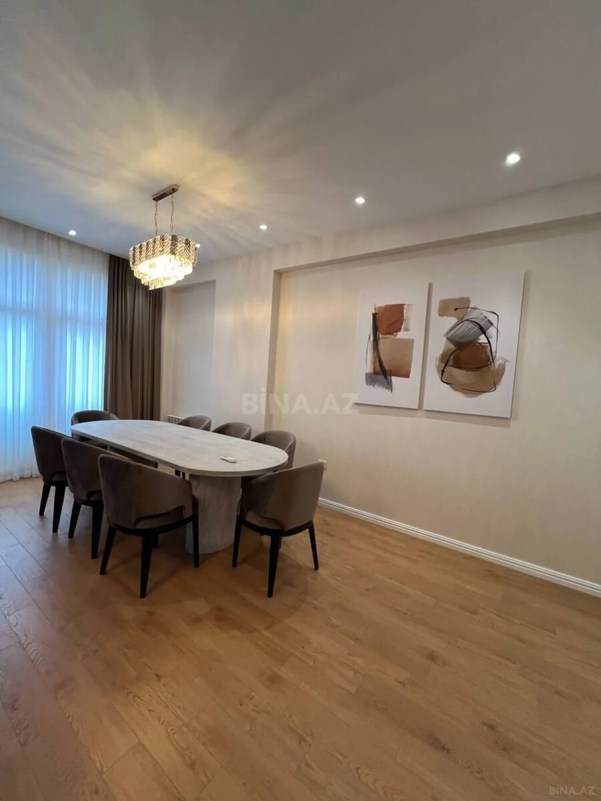Kirayə verilir 3 otaqlı mənzil 170 m²