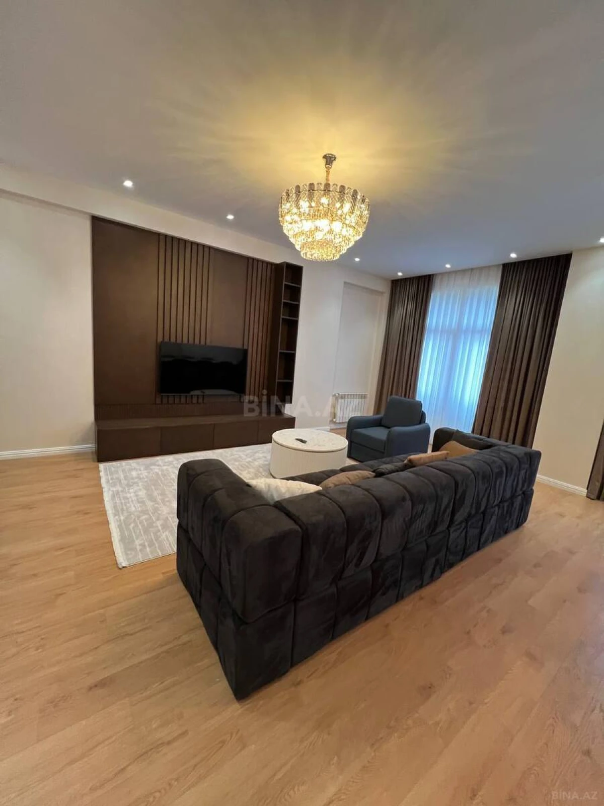 Kirayə verilir 3 otaqlı mənzil 170 m²