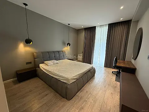 Satılır 3 otaqlı mənzil 103.5 m²