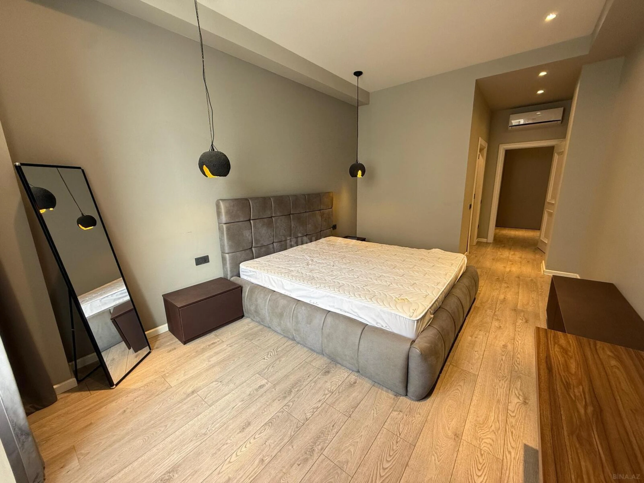 Satılır 3 otaqlı mənzil 103.5 m²