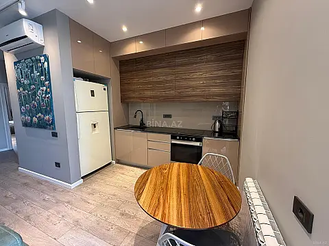 Satılır 3 otaqlı mənzil 103.5 m²