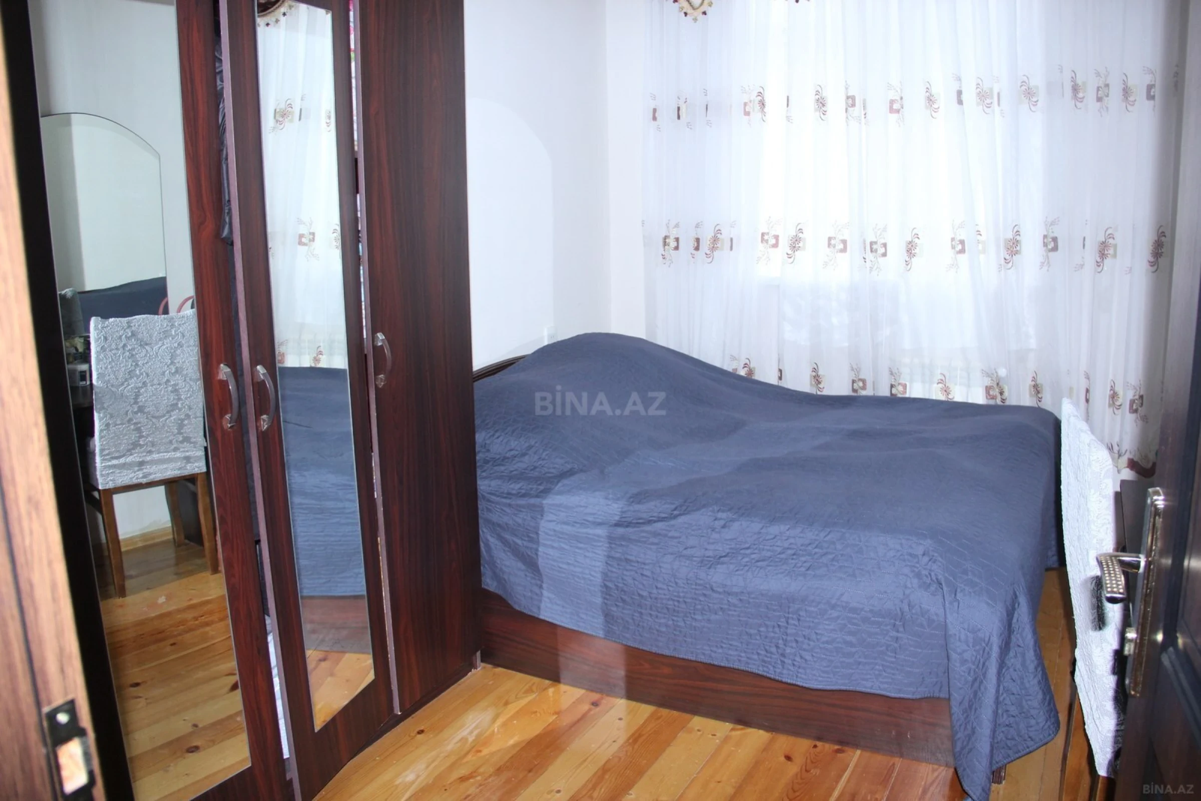 Satılır 8 otaqlı həyət evi 250 m²
