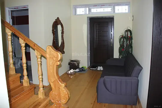 Satılır 8 otaqlı həyət evi 250 m²