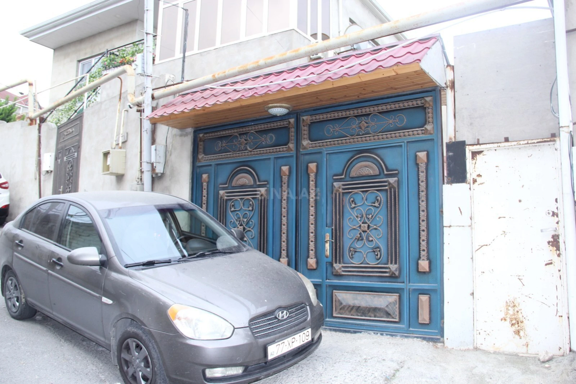 Satılır 8 otaqlı həyət evi 250 m²