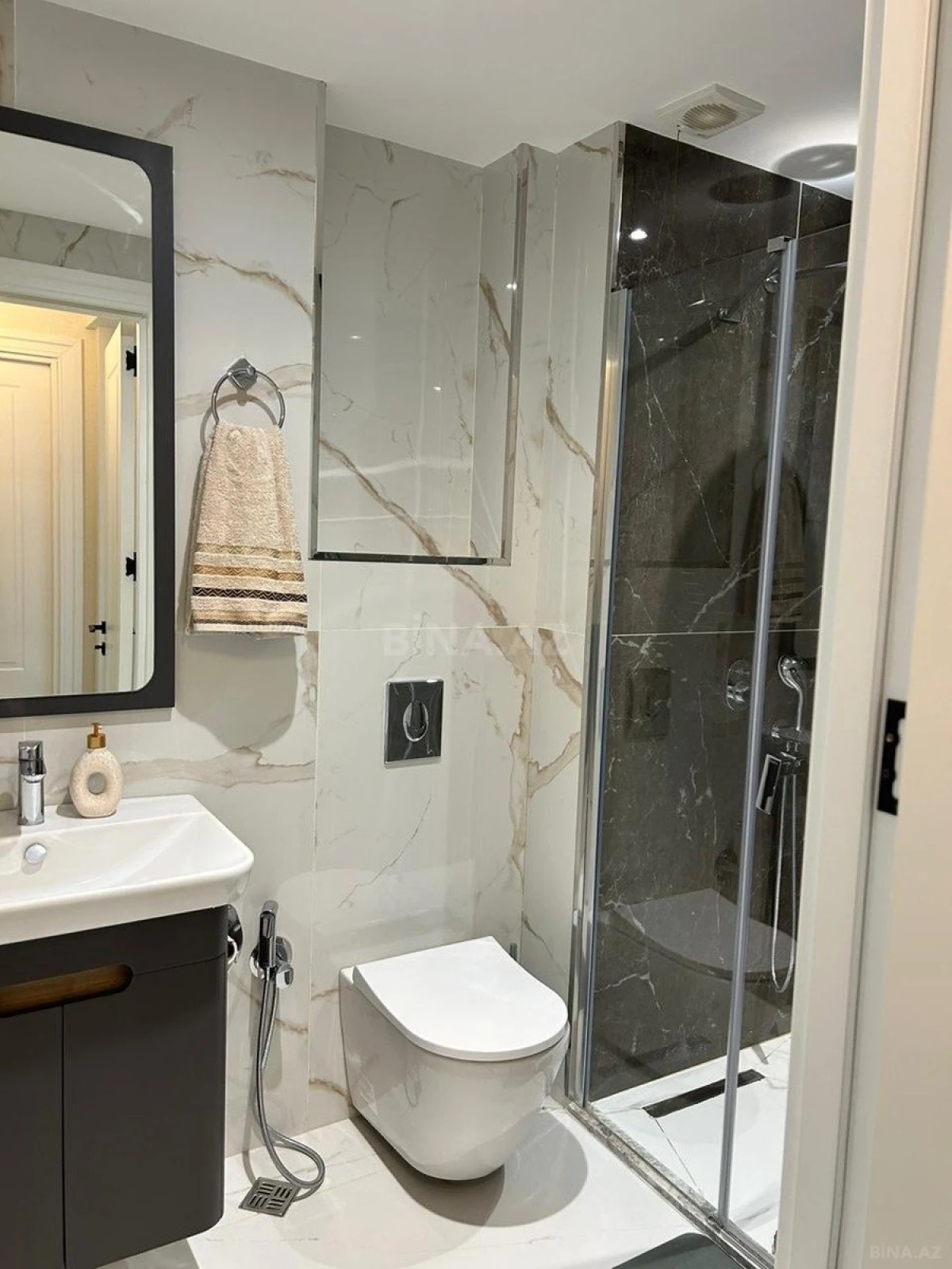 Satılır 3 otaqlı mənzil 85.7 m²