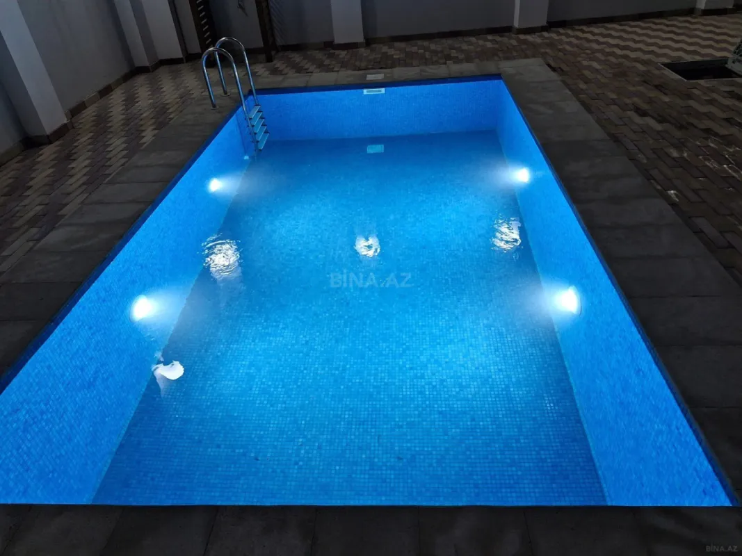 Satılır 7 otaqlı həyət evi 530 m²