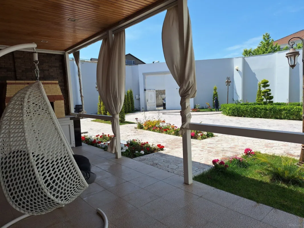 Satılır 7 otaqlı həyət evi 530 m²