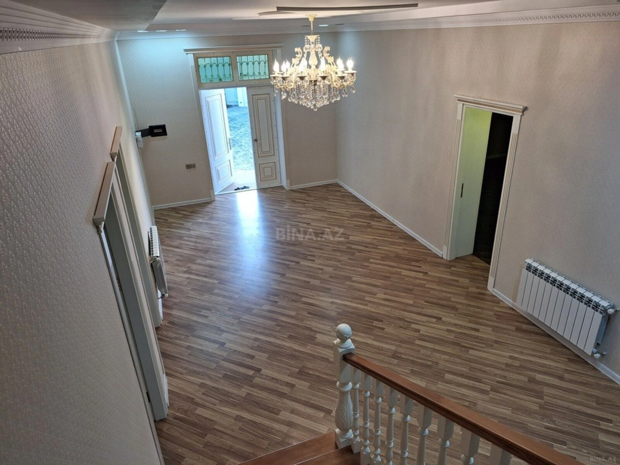 Satılır 7 otaqlı həyət evi 530 m²