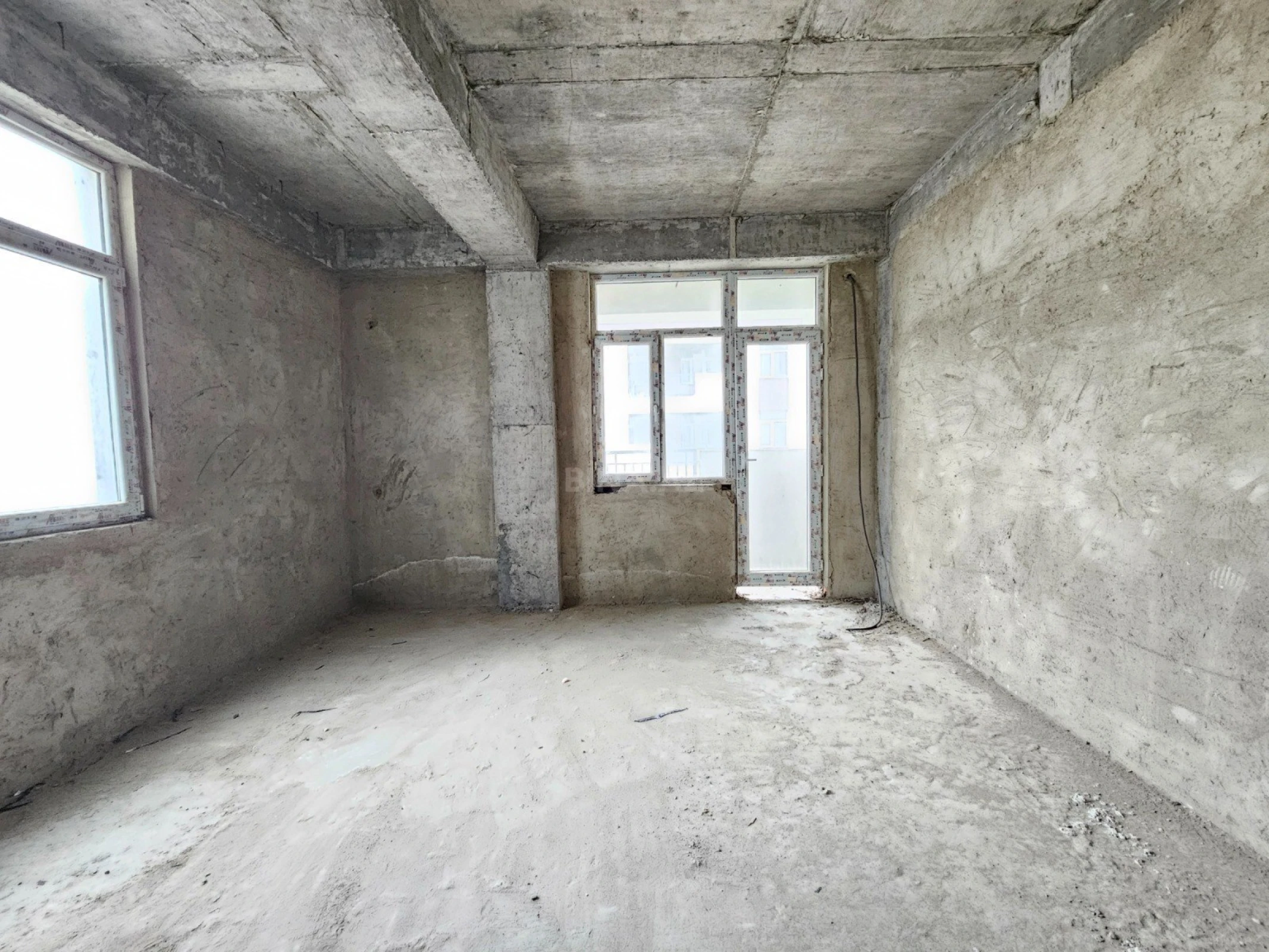 Satılır 3 otaqlı mənzil 103 m²