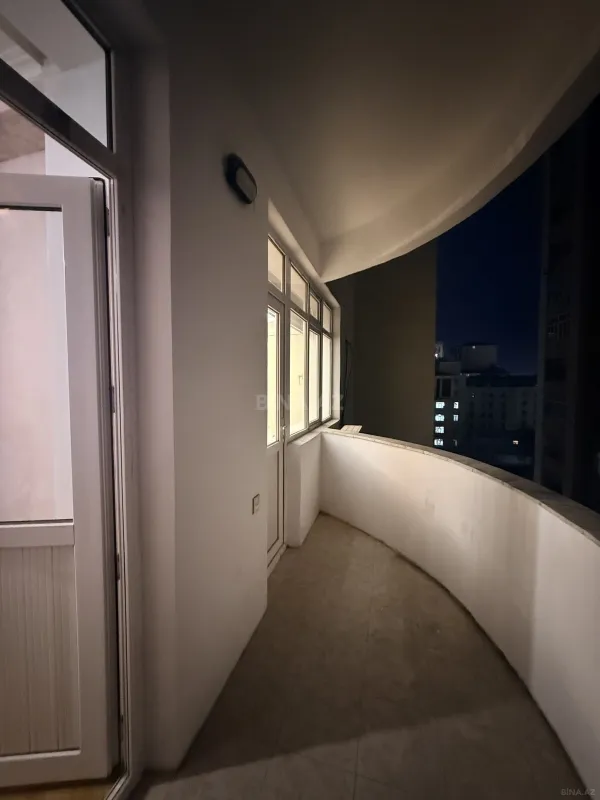 Satılır 4 otaqlı mənzil 170 m²