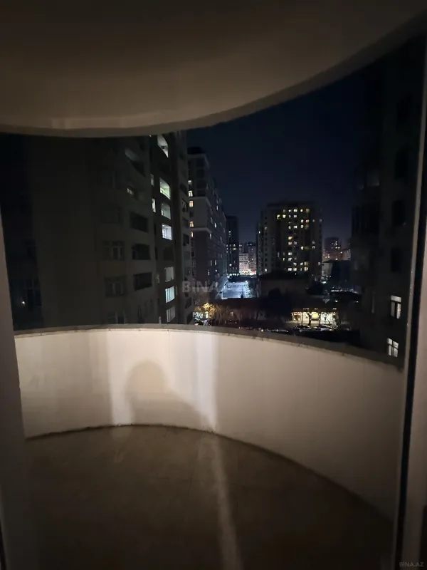 Satılır 4 otaqlı mənzil 170 m²