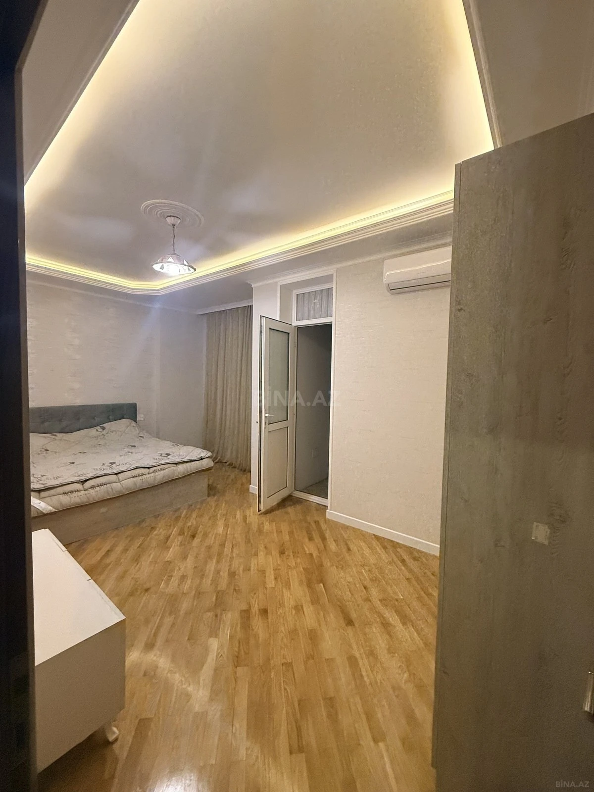 Satılır 4 otaqlı mənzil 170 m²