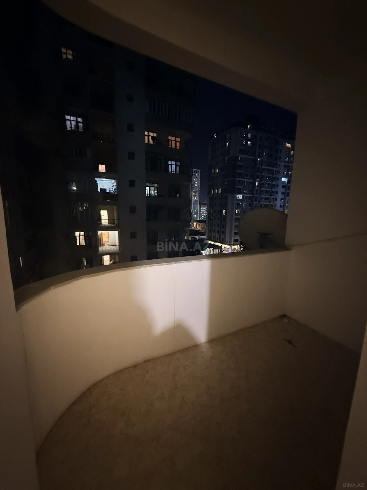 Satılır 4 otaqlı mənzil 170 m²
