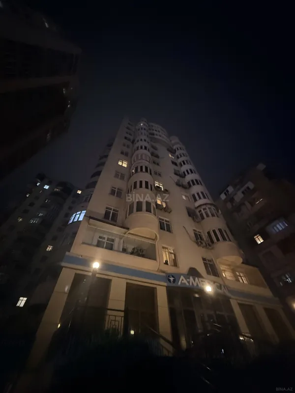 Satılır 4 otaqlı mənzil 170 m²