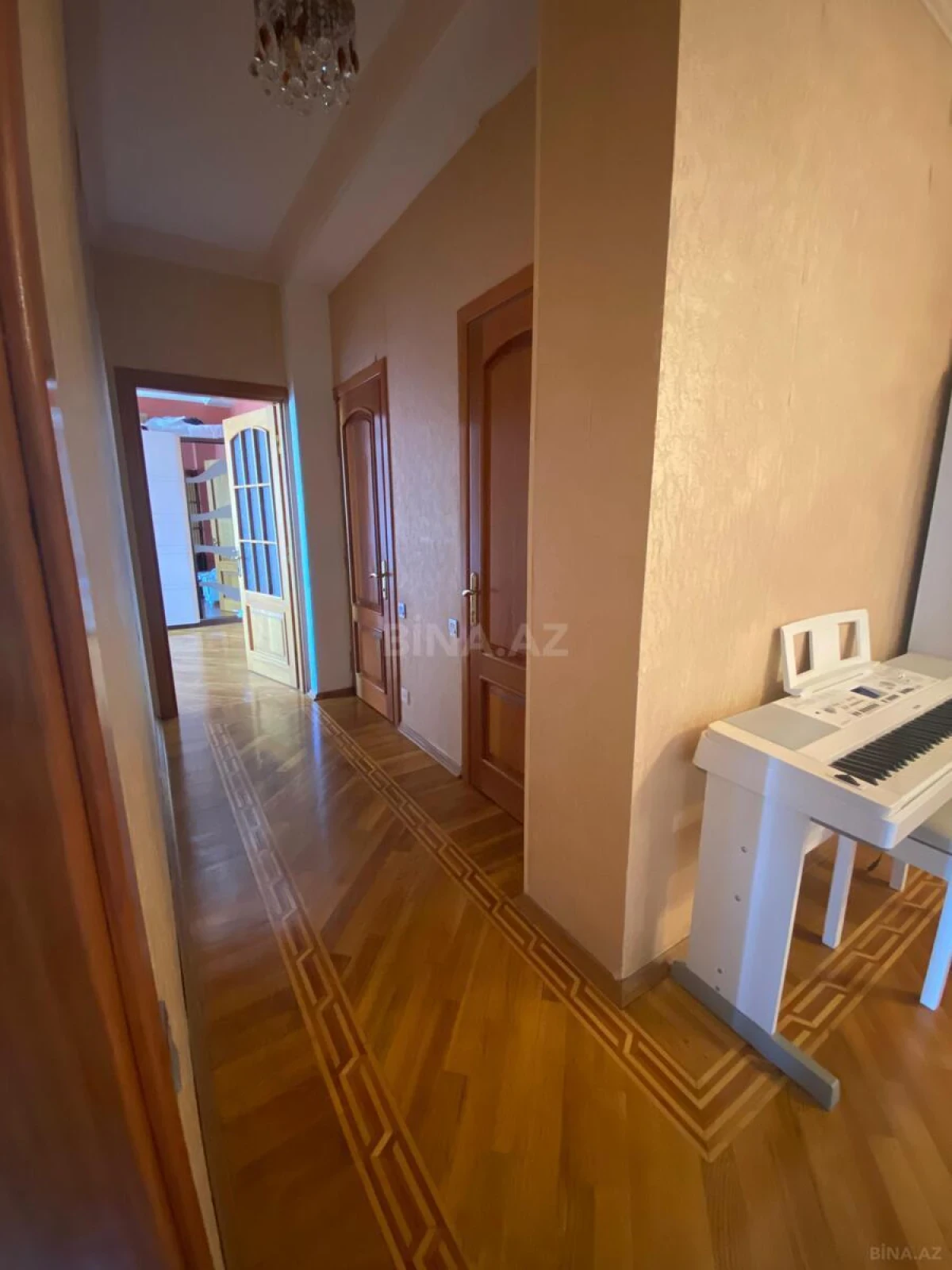 Satılır 3 otaqlı mənzil 150 m²