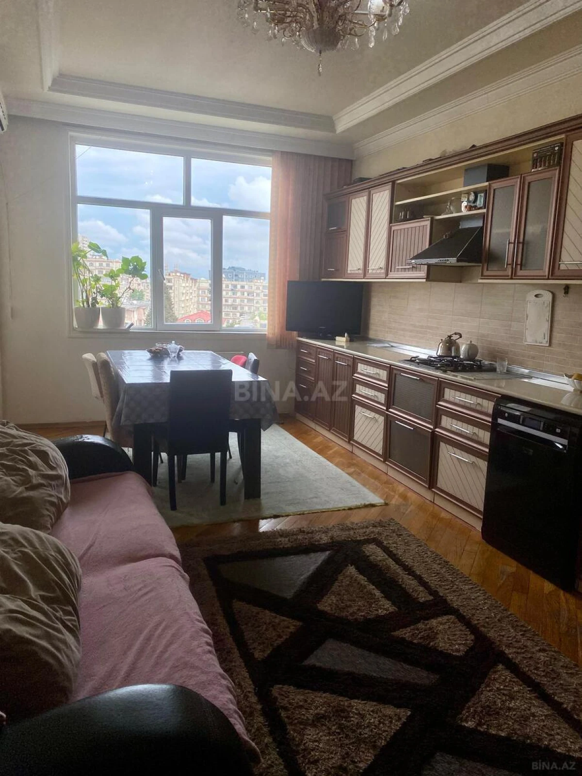 Satılır 3 otaqlı mənzil 150 m²