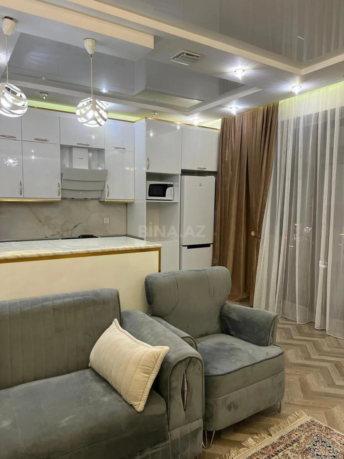 Kirayə verilir 3 otaqlı mənzil 103 m²