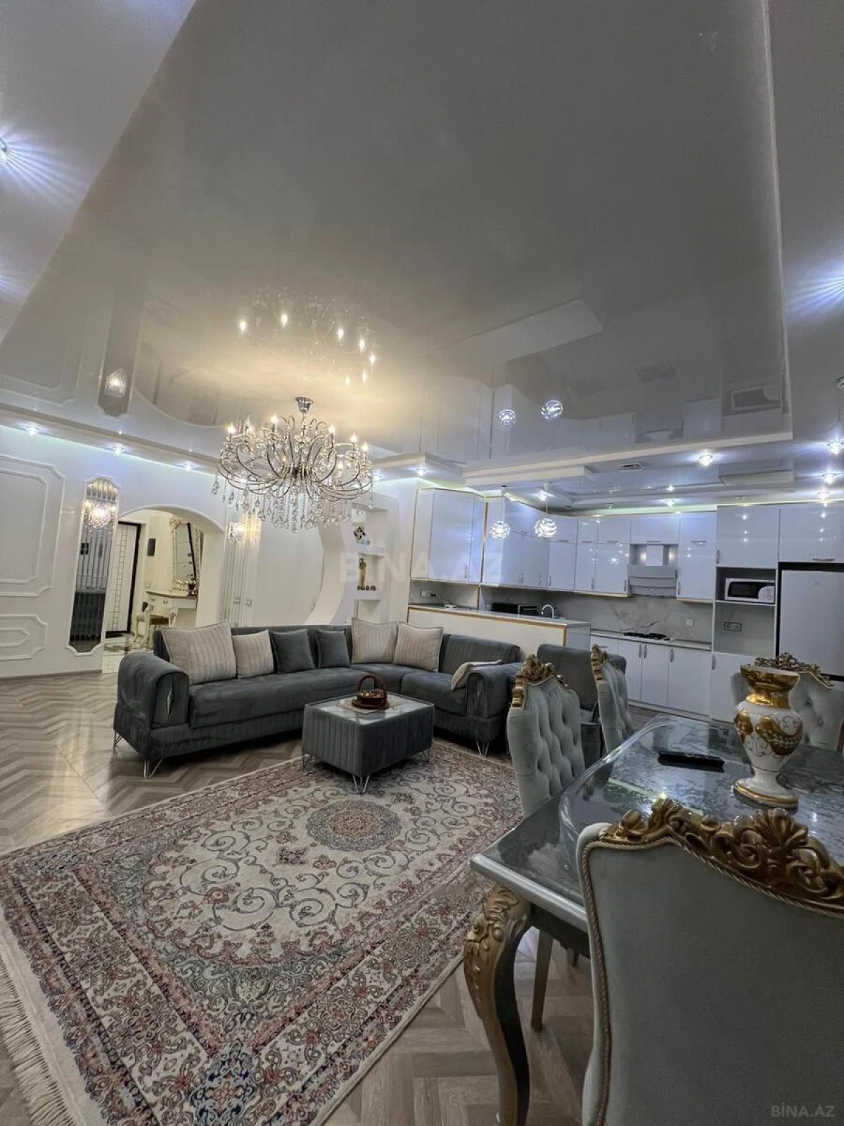 Kirayə verilir 3 otaqlı mənzil 103 m²