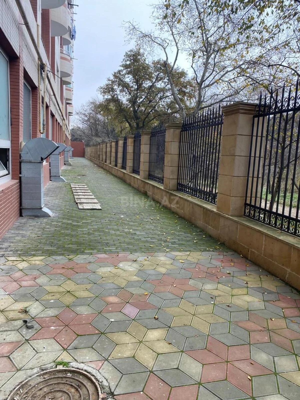 Satılır 4 otaqlı mənzil 170 m²