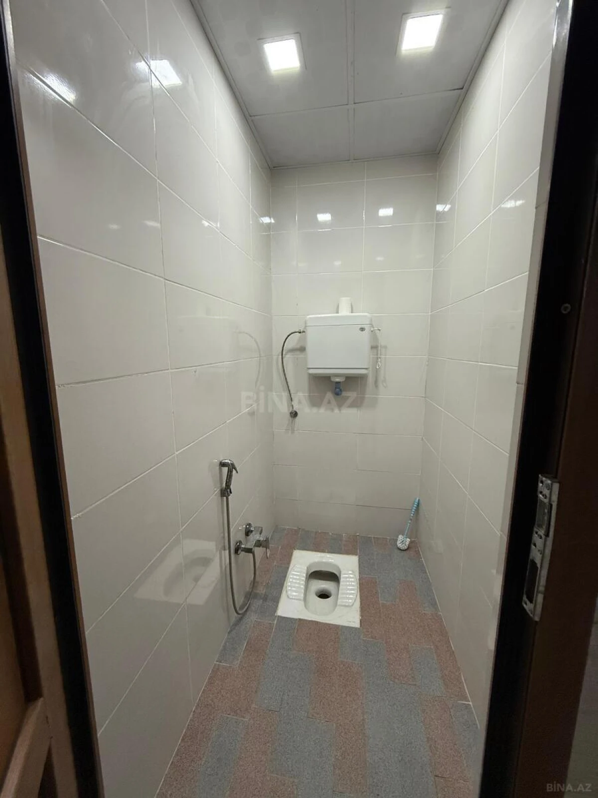 Satılır 9 otaqlı həyət evi 650 m²