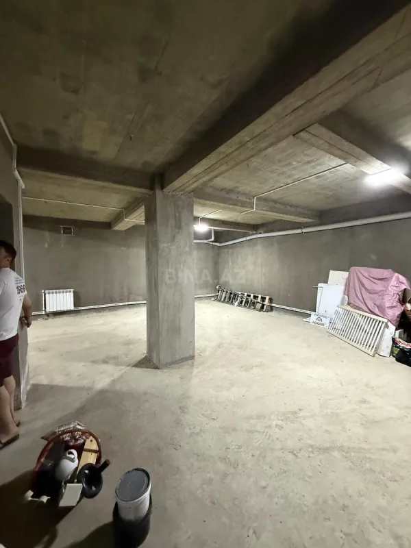 Satılır 9 otaqlı həyət evi 650 m²