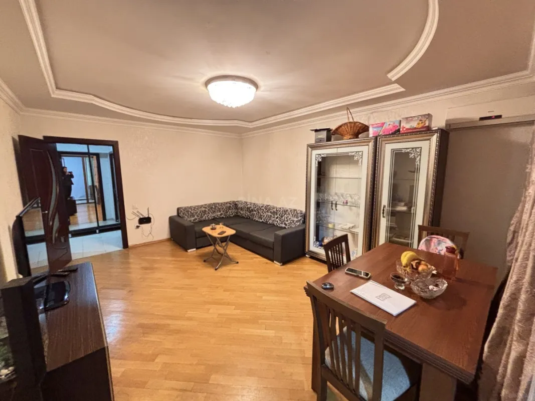 Kirayə verilir 2 otaqlı mənzil 75 m²