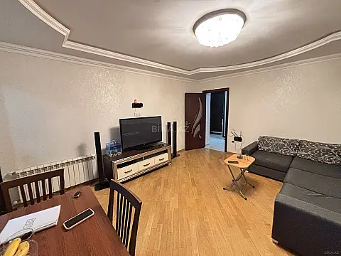 Kirayə verilir 2 otaqlı mənzil 75 m²
