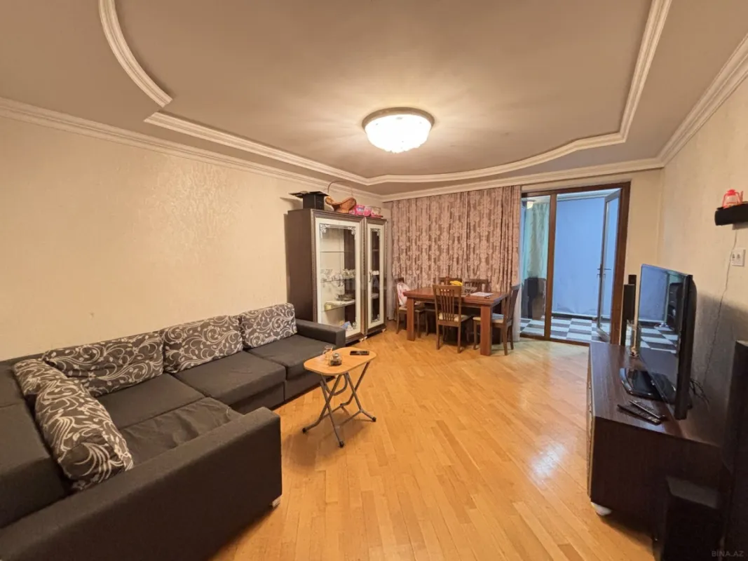 Kirayə verilir 2 otaqlı mənzil 75 m²