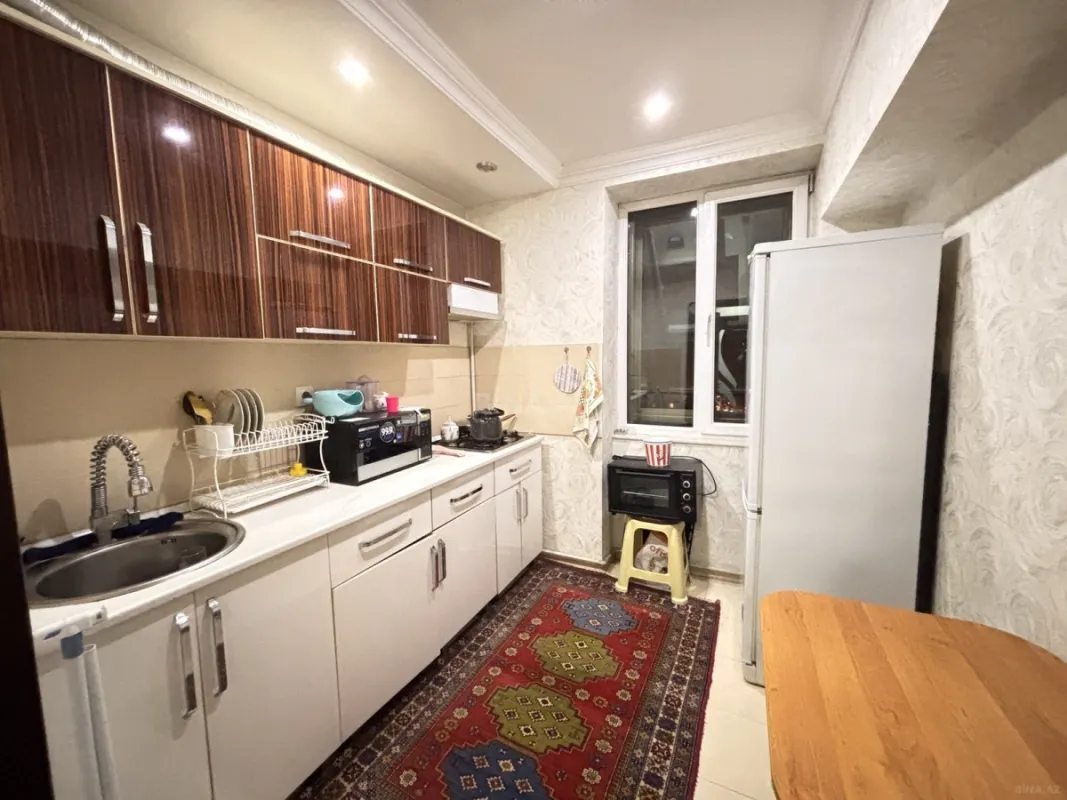 Kirayə verilir 2 otaqlı mənzil 75 m²