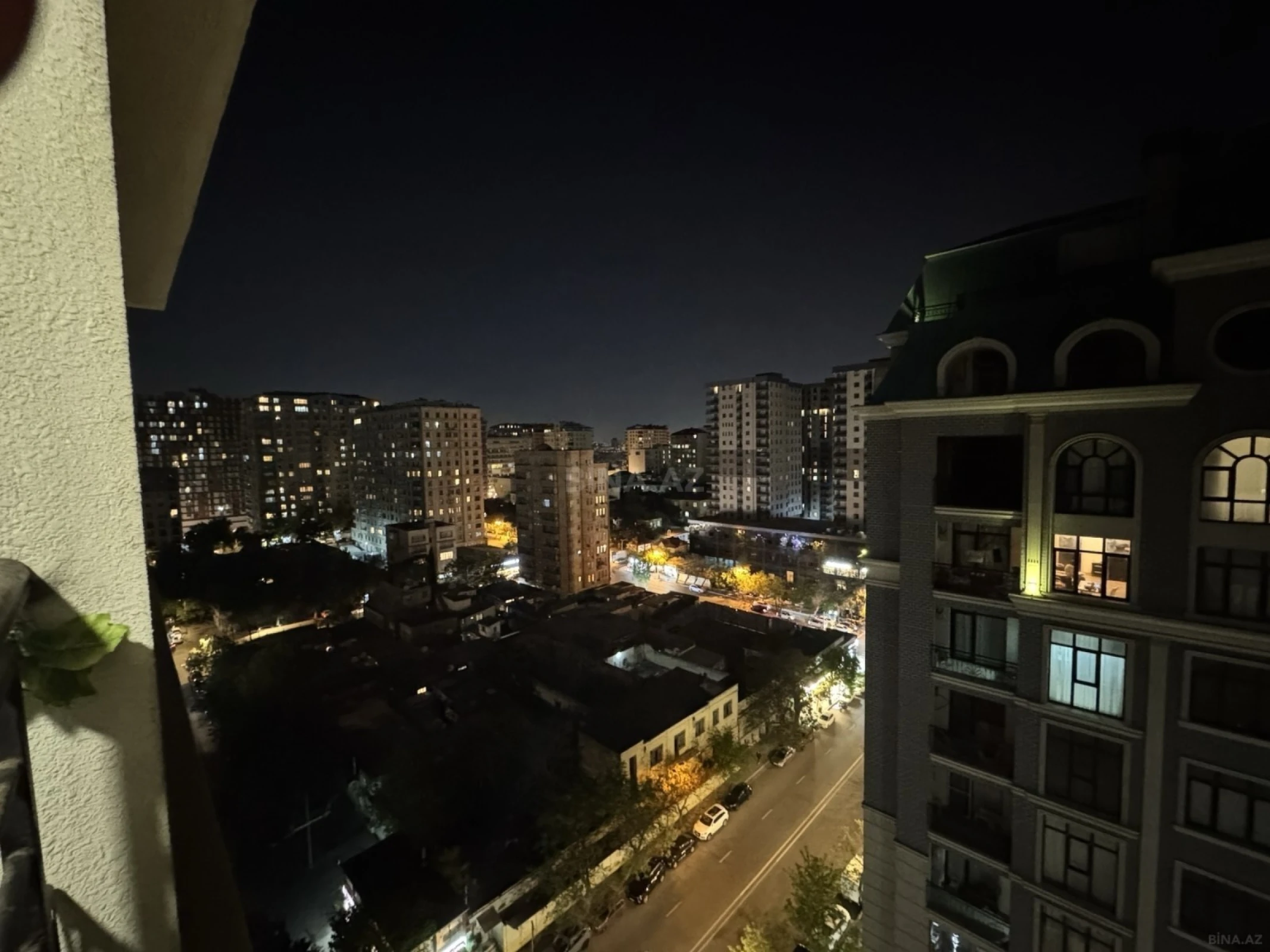 Satılır 4 otaqlı mənzil 158.7 m²