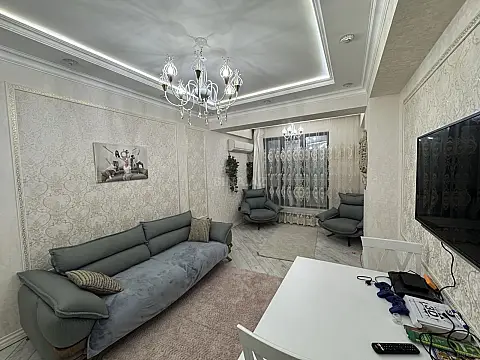 Satılır 4 otaqlı mənzil 158.7 m²