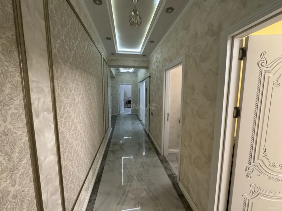 Satılır 4 otaqlı mənzil 158.7 m²