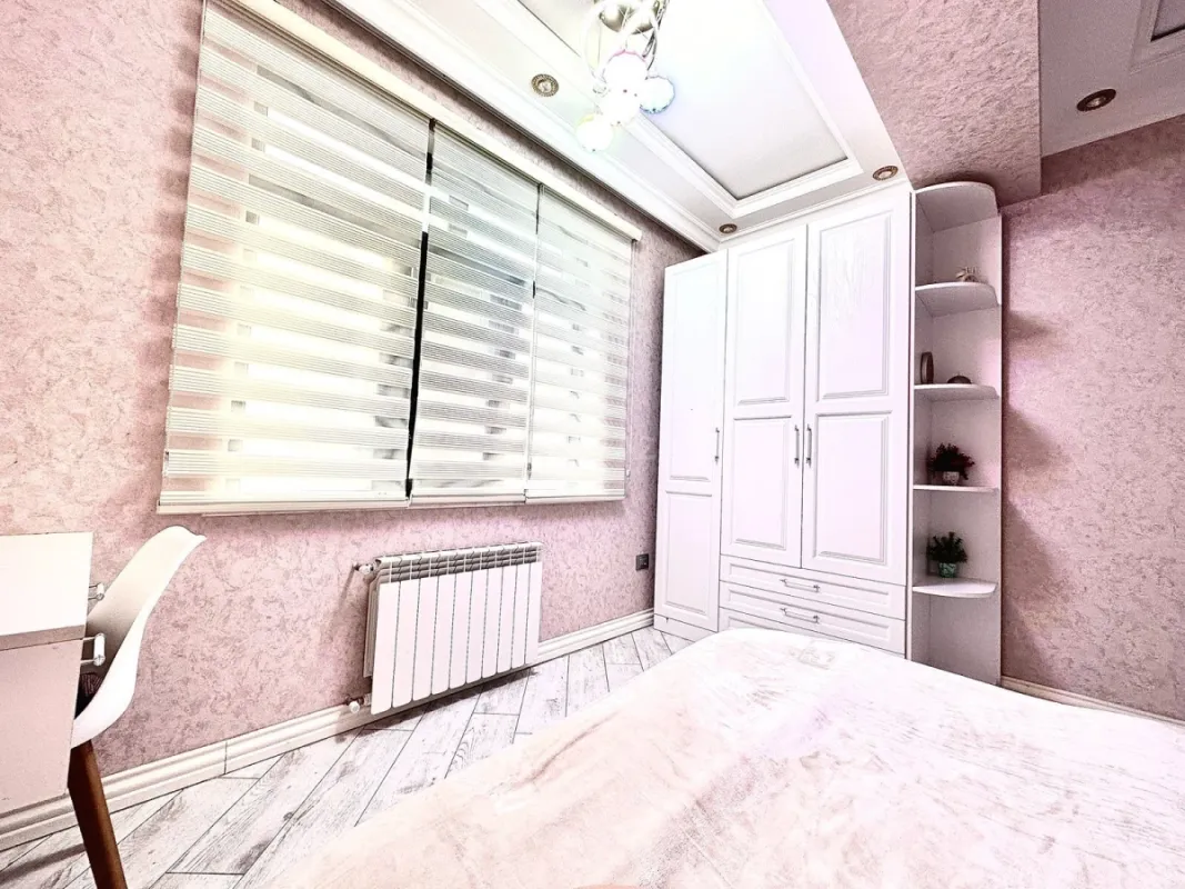 Satılır 4 otaqlı mənzil 158.7 m²