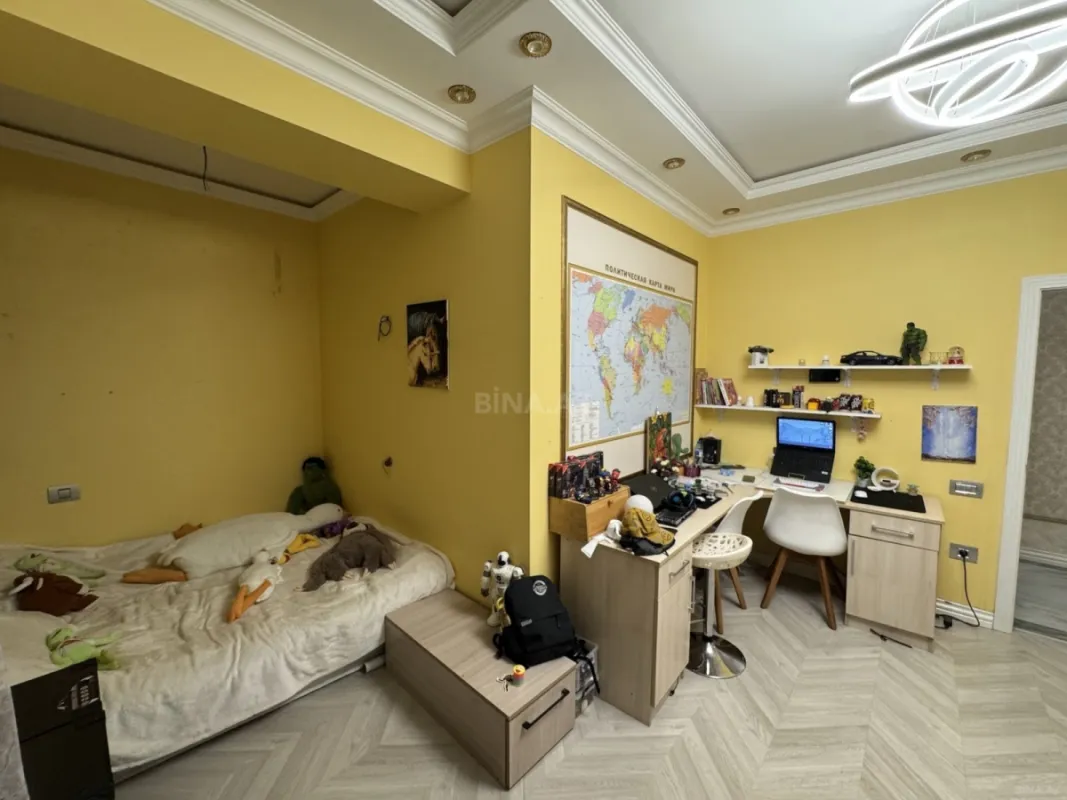 Satılır 4 otaqlı mənzil 158.7 m²