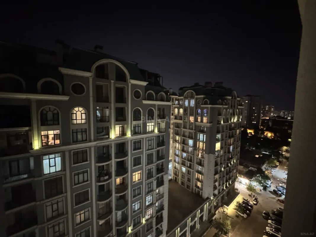 Satılır 4 otaqlı mənzil 158.7 m²
