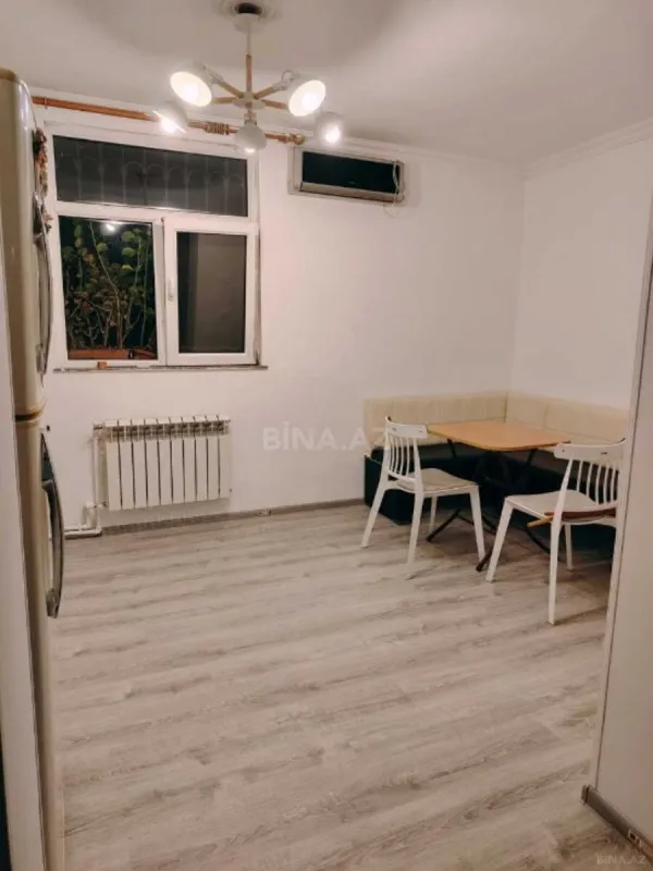Satılır 5 otaqlı mənzil 117 m²