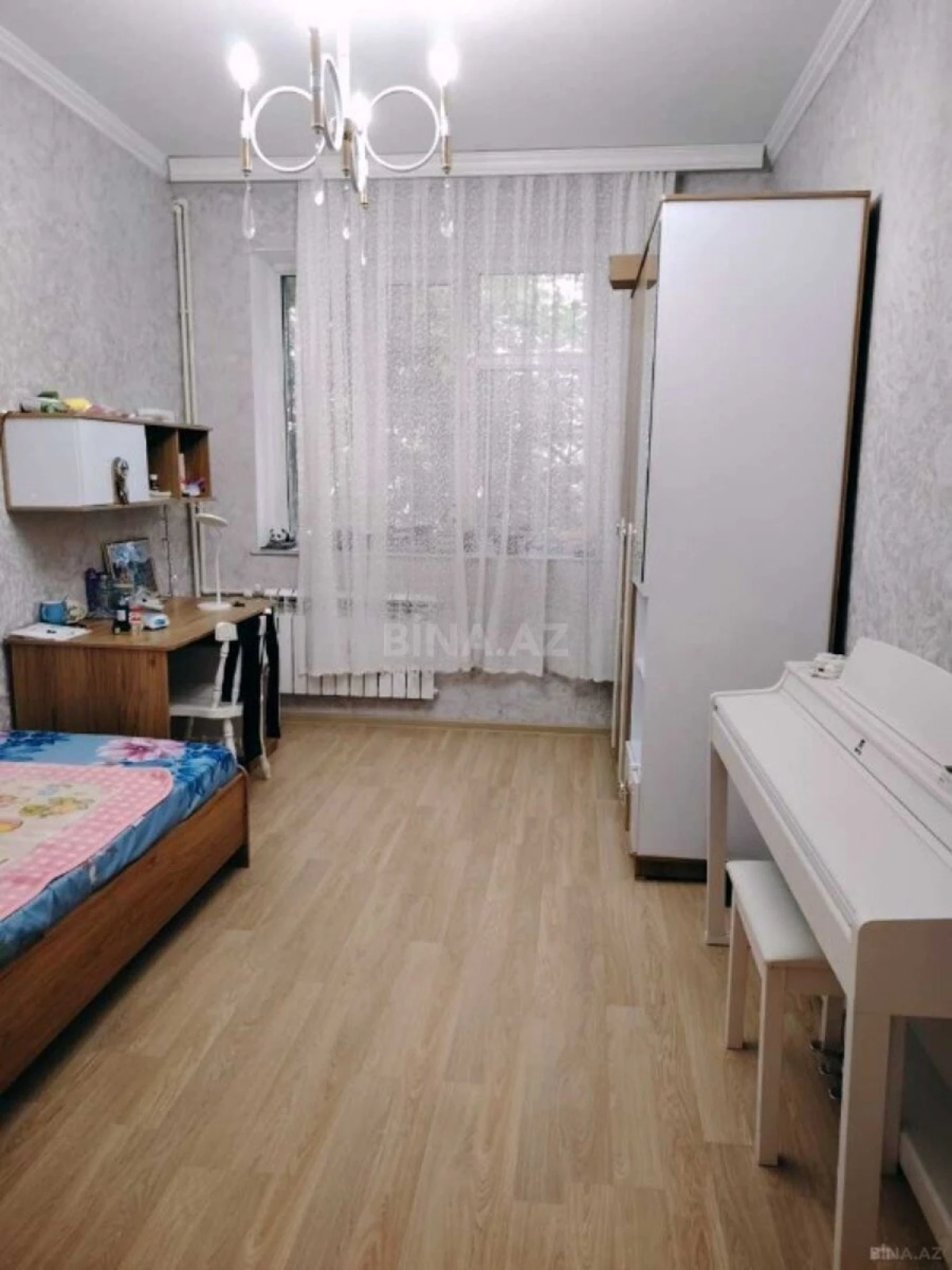 Satılır 5 otaqlı mənzil 117 m²