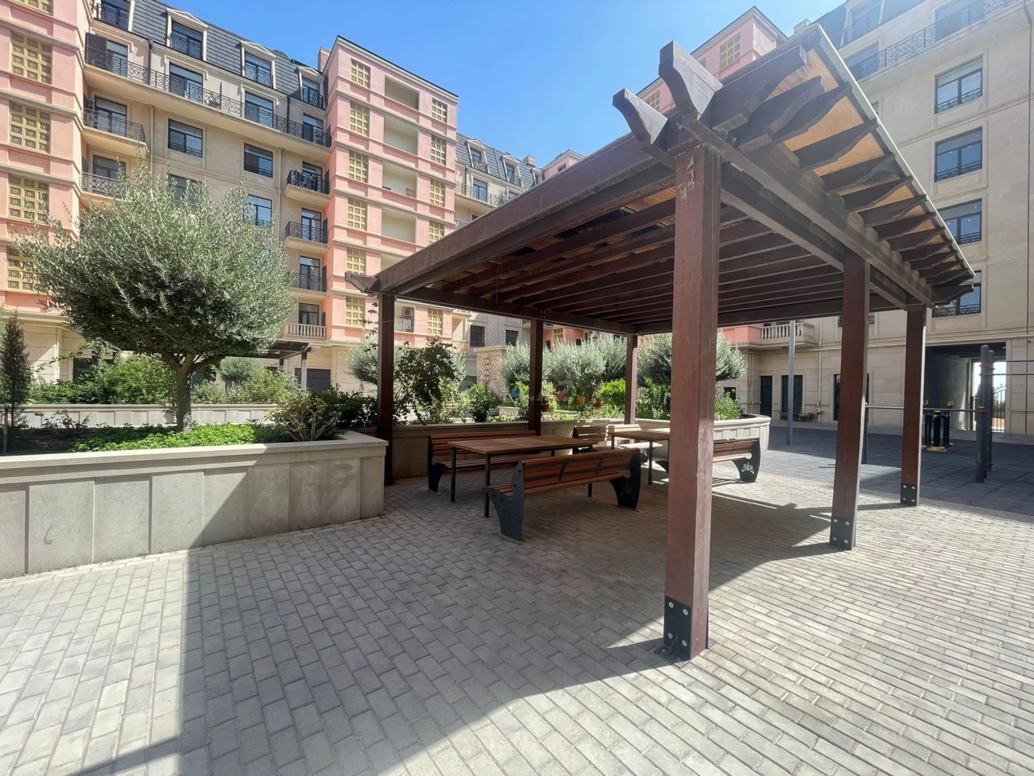 Satılır 3 otaqlı mənzil 117 m²