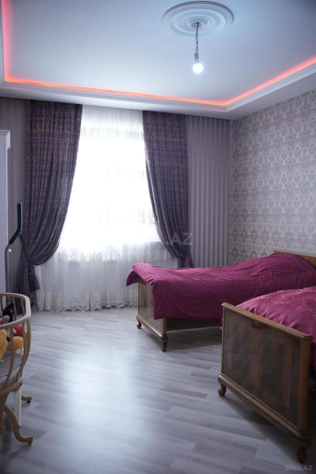 Satılır 7 otaqlı həyət evi 311 m²