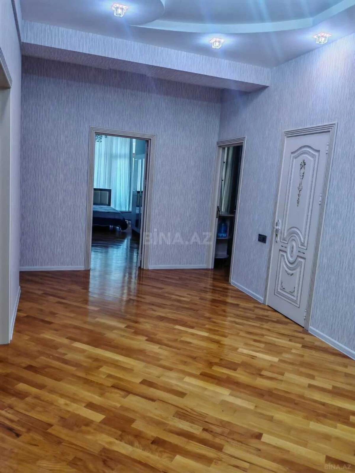 Kirayə verilir 3 otaqlı mənzil 160 m²