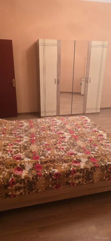Kirayə verilir 3 otaqlı mənzil 140 m²